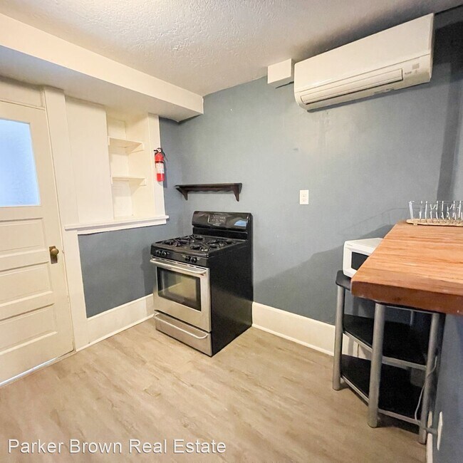 Building Photo - 1 br, 1 bath House - 86 B Street #11