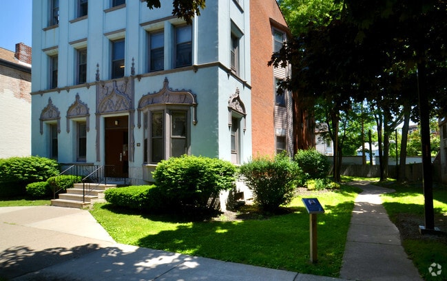 Building Photo - 35 Whitney Pl