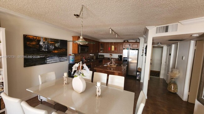 Building Photo - 18151 NE 31st Ct