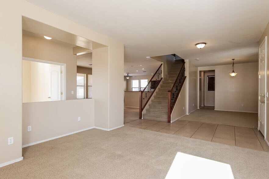 Building Photo - 6890 S Pearl Dr