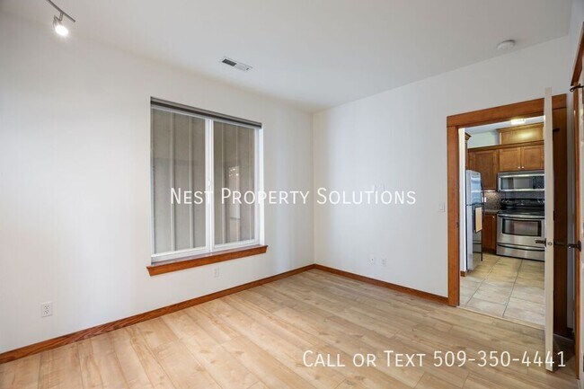 Building Photo - 6432 Melby Way NE