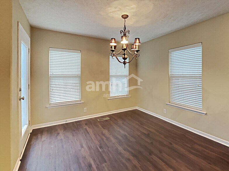 Building Photo - 1642 Zurich Dr