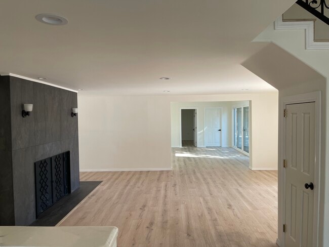 Building Photo - 9859 Foothill Blvd