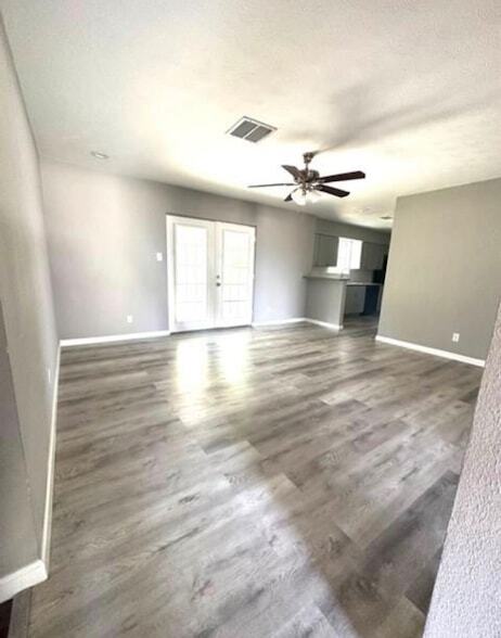 Building Photo - 13806 Hollypark Dr