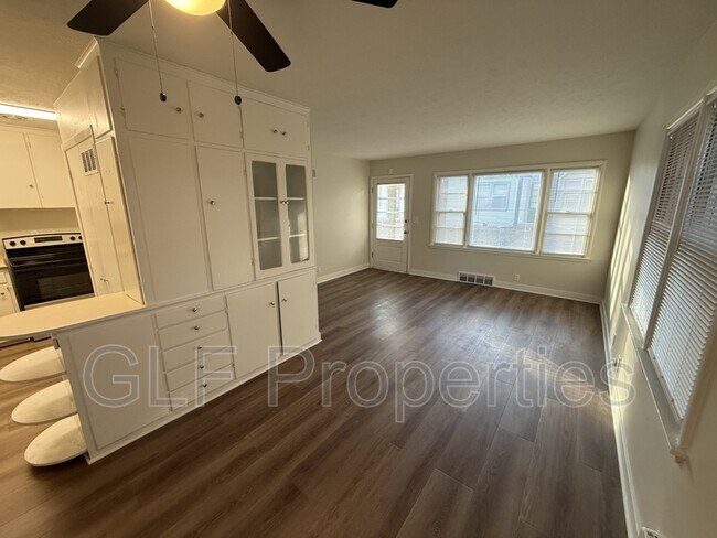 Primary Photo - 219 N 14th St