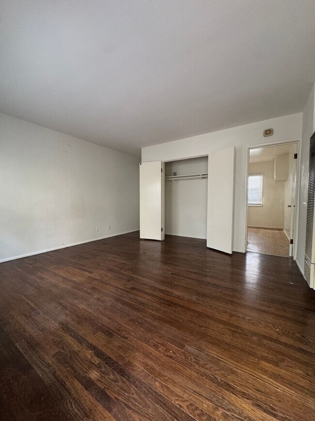 Interior Photo - 1383 Midvale Ave