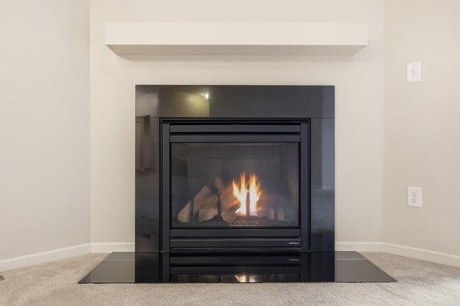 Building Photo - 6368 Manchester Ave NE