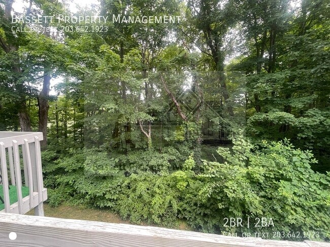 Building Photo - 40 Manorwood Dr