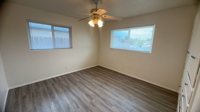 Building Photo - Manteca Home - 3 bedroom 1.5 bathroom