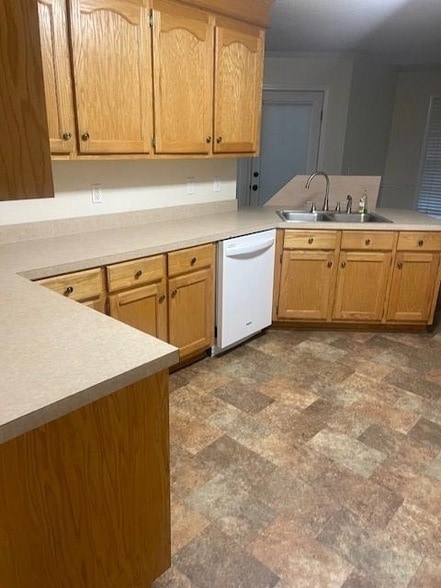 Building Photo - 2980 Kaempfer Cir
