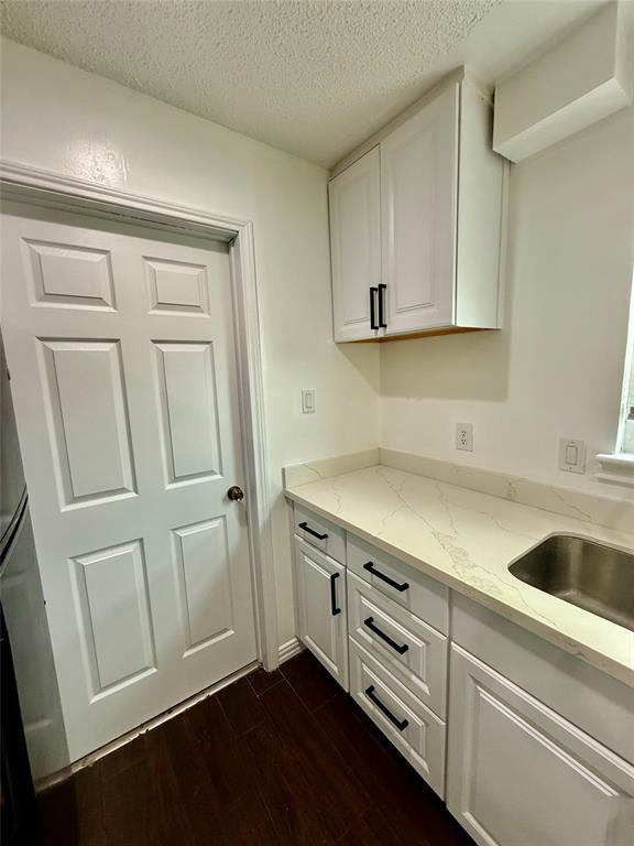 Building Photo - 8818 Fern Valley Dr