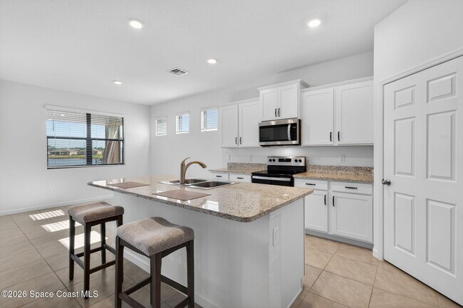 Building Photo - 830 Remington Green Dr SE