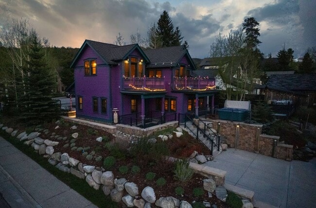 Building Photo - Winter rental! Luxury 4 bed, 3 bath home i...