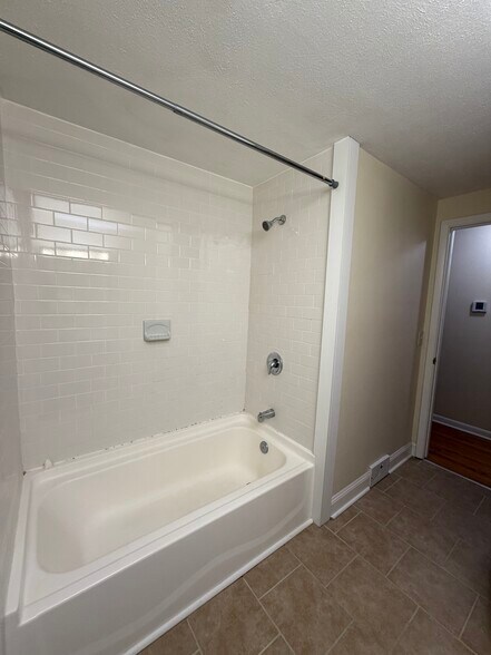 Building Photo - 1514 Caleb Ave