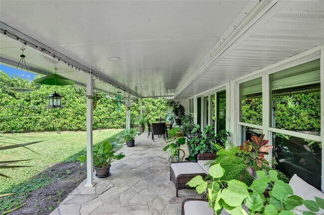 Building Photo - 5709 Bamboo Cir