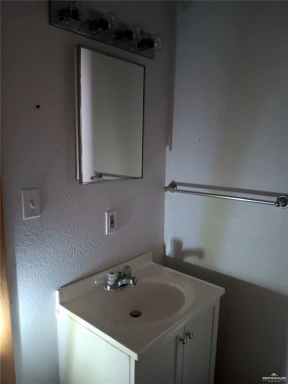 Building Photo - 101 Harness Dr