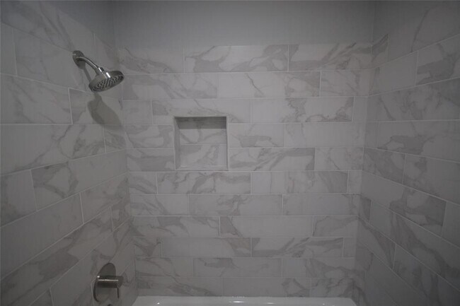 Building Photo - 8731 Village of Fondren Dr