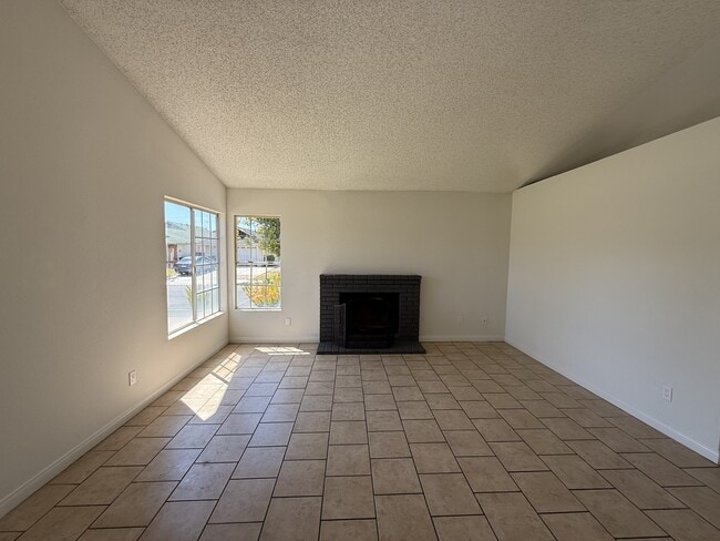 Building Photo - 480 Prairie Way