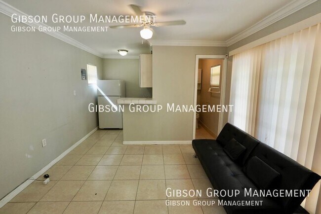 Primary Photo - 528 SW 5th Ave