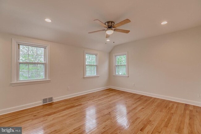 Building Photo - 3714 17th St NE