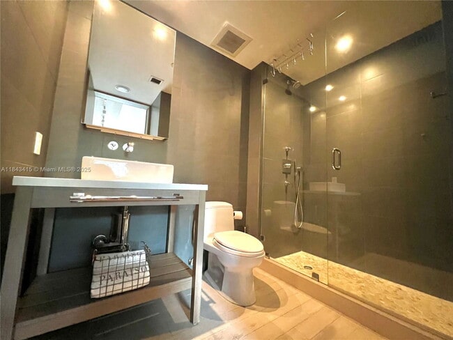 Building Photo - 1700 Meridian Ave