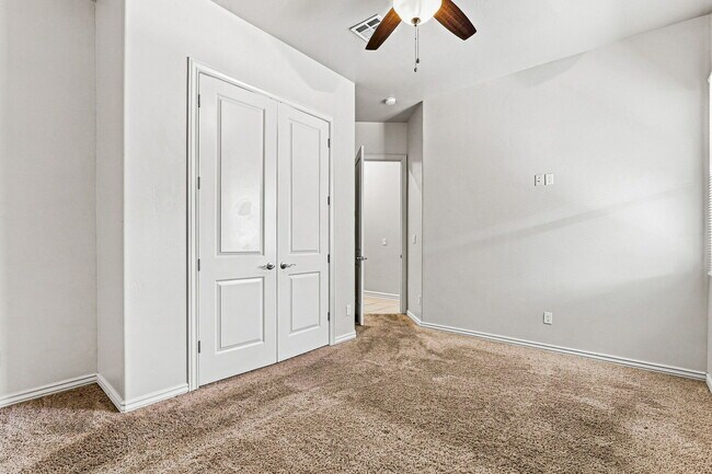 Building Photo - 3203 Red Orchard Dr