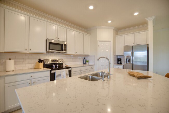 Building Photo - 10046 Crooked Crk Dr