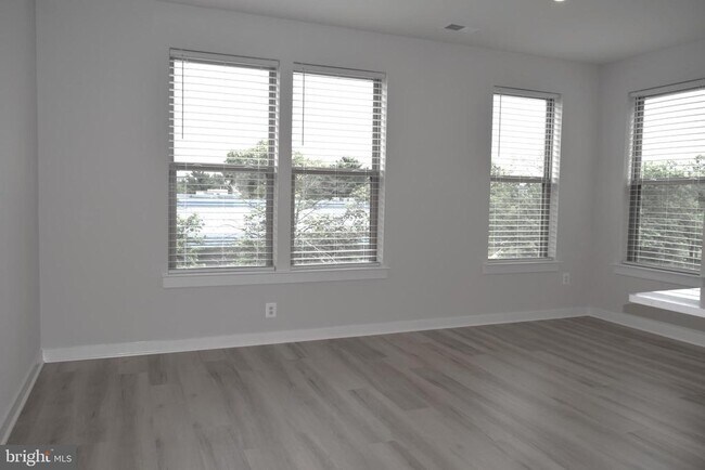 Building Photo - 13542 Innovation Station Lp