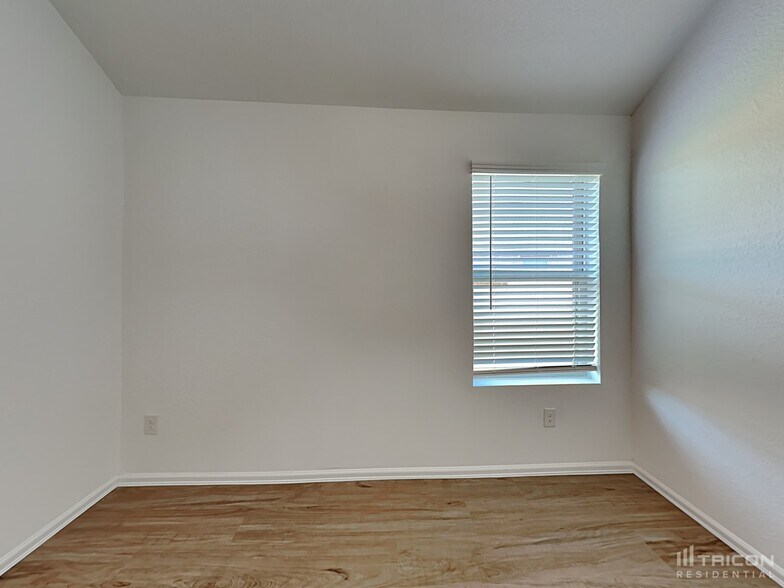 Building Photo - 1911 Ballesteros St