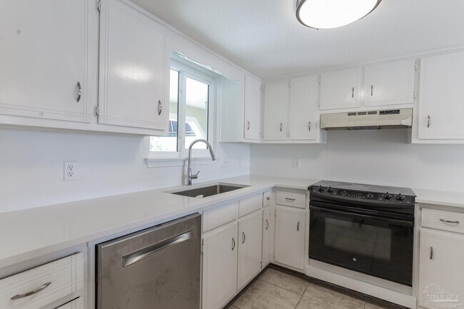 Building Photo - 344 Fort Pickens Rd