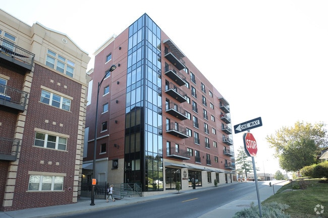 Building Photo - North Light Luxury Lofts