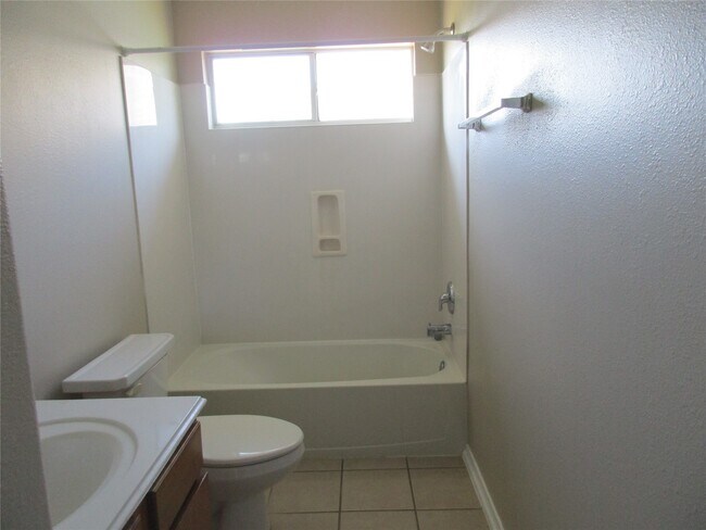 Building Photo - 12846 Colony Heath Ln