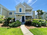 Building Photo - Modern & Completely Renovated Condo in the...