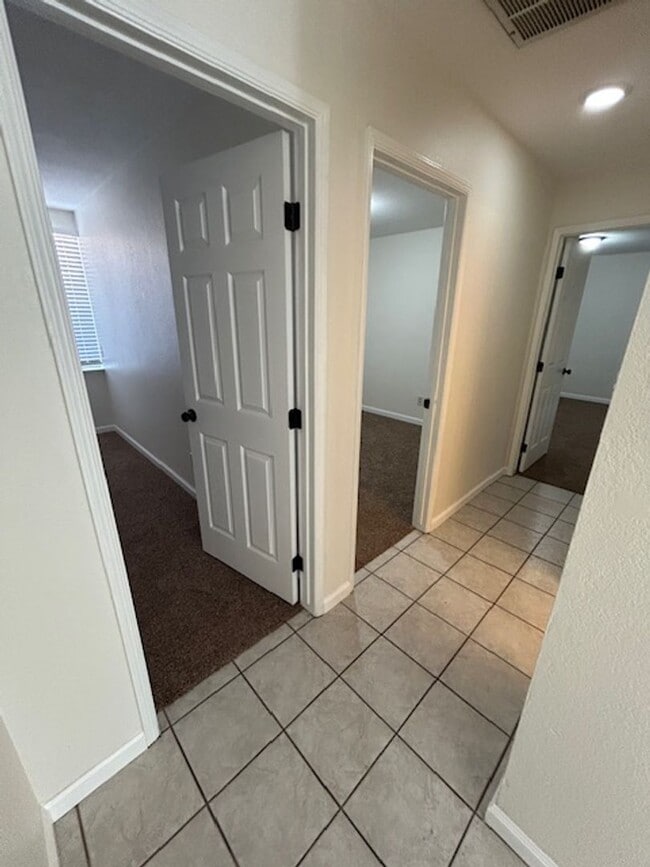 Building Photo - Newly Remodeled