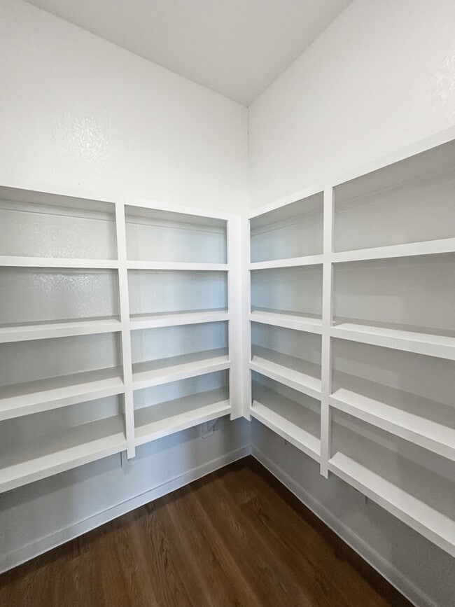 Building Photo - 3230 Coral Bluff Dr