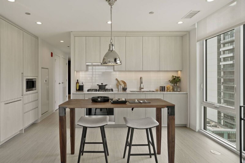 Building Photo - 364 N Union Ave