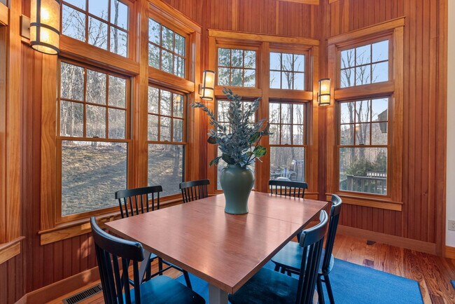 Building Photo - 20 Yellow Birch Cir