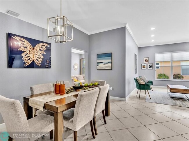 Building Photo - 14304 S Royal Cove Cir