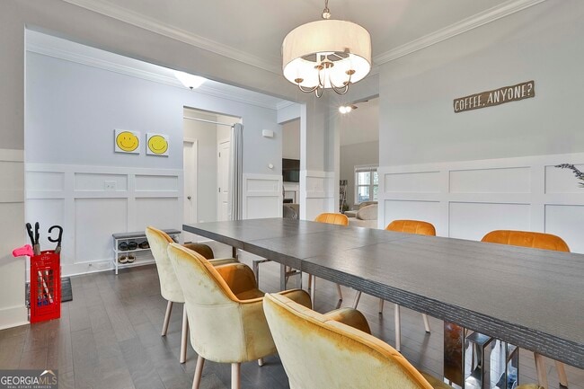 Building Photo - 405 Lakeview Way