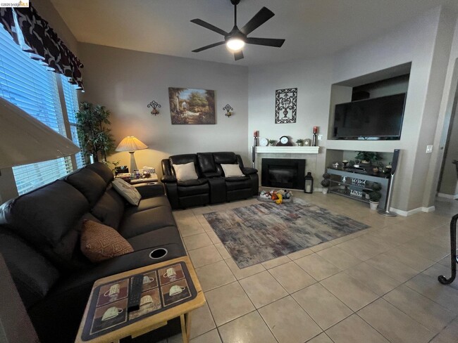 Building Photo - 92 Liberty Ln