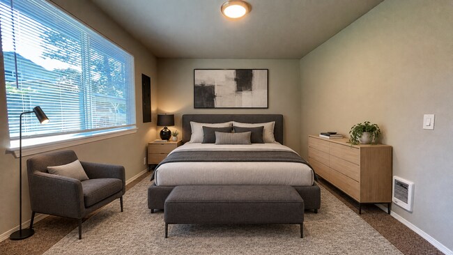 Building Photo - Cute and cozy, newly renovated 3 bedroom tucked inside a charming Tri-plex!