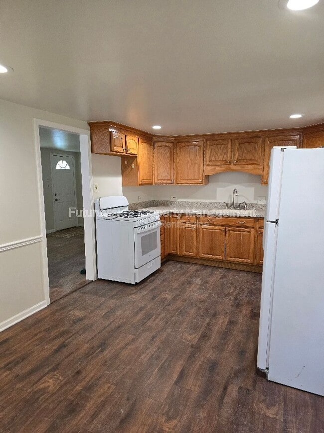 Building Photo - 2421 Garden St