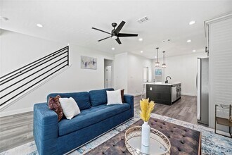 Building Photo - 8636 Scott St