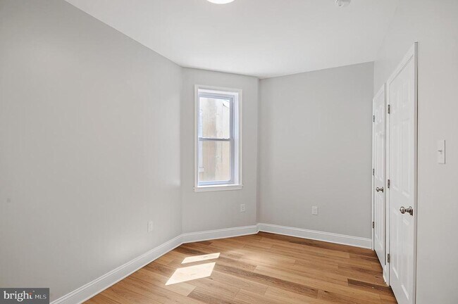 Building Photo - 5860 Osage Ave