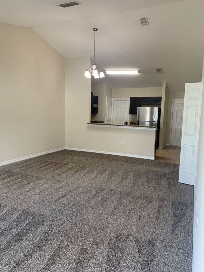 Building Photo - MOVE IN SPECIAL-2/2 Very Nice Duplex for Rent in St. Cloud