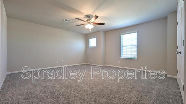 Building Photo - 2716 Fox River Dr