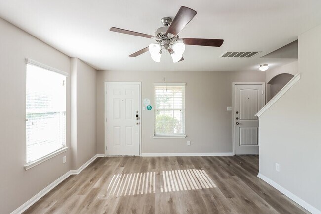 Building Photo - 3102 Same Way