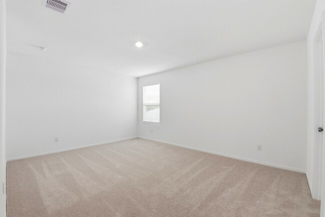 Building Photo - 629 Craven St