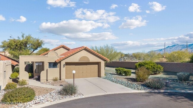 Building Photo - 321 E Fieldcrest Ln
