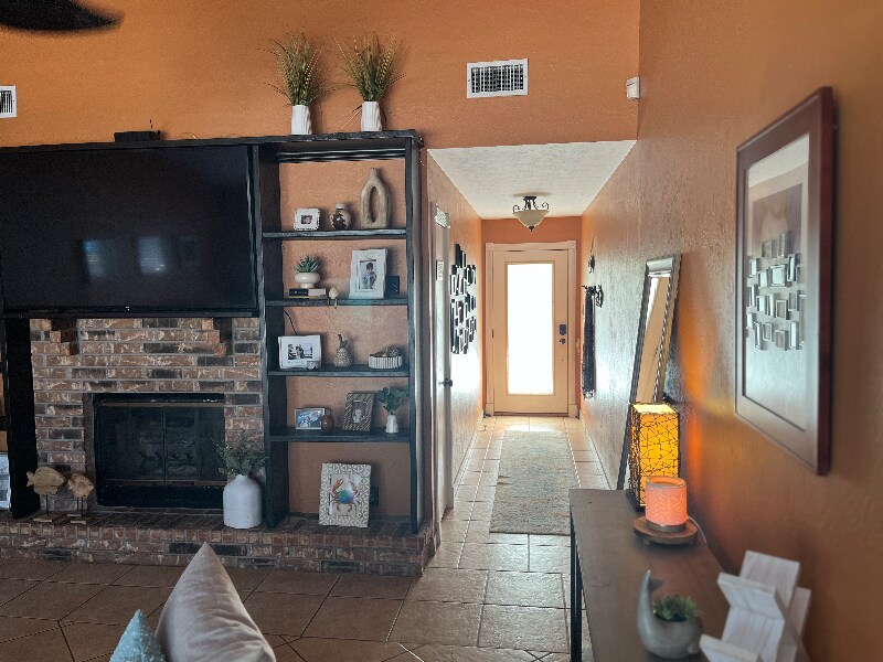 Building Photo - 5010 Chinquapin Ln